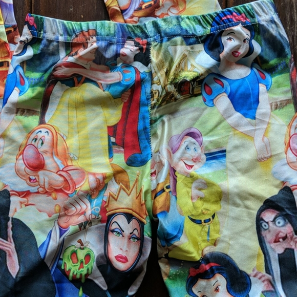 Disney Snow White Women’s/Juniors Leggings, Wicked Witch, Dwarfs, Size 7 - Picture 3 of 7